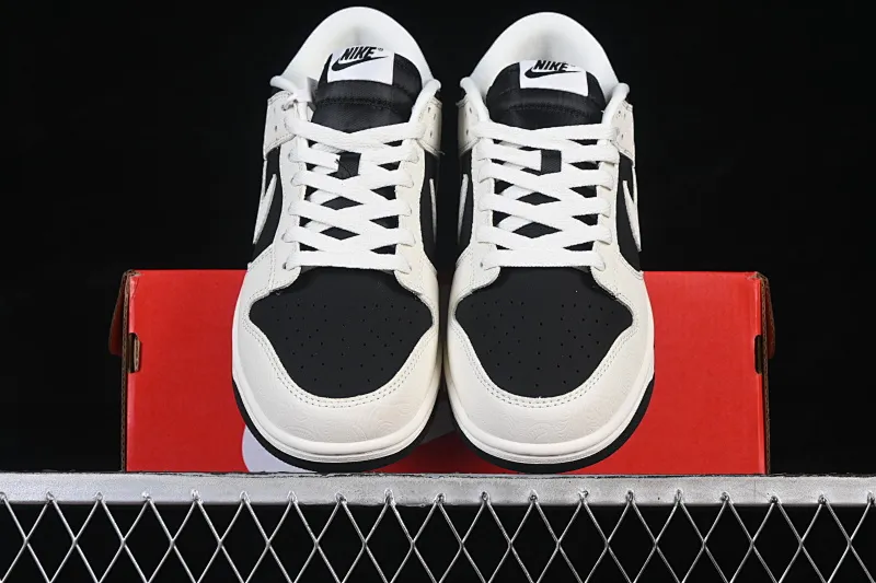 All categories Nk SB Dunk Series Nk SB Dunk Low High-end customized low-top sneakers Nike SB Dunk Low Year of the Horse limited low-top casual sneakers IF3944-001